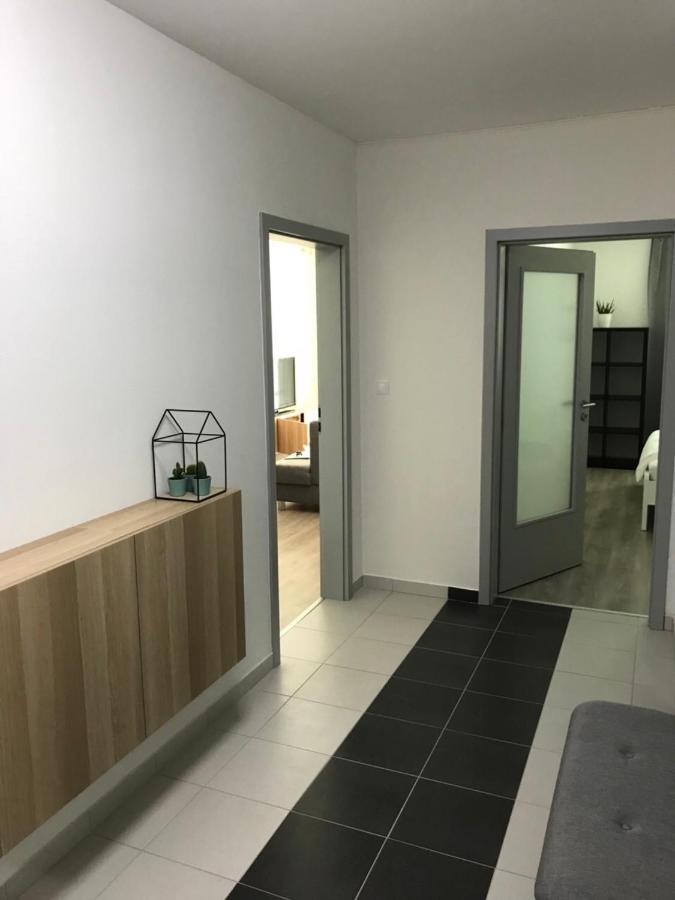 Samorin Modern Apartmens Private Parking - Air Conditioning ภายนอก รูปภาพ