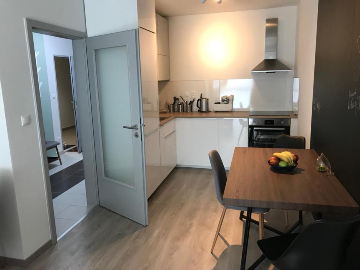 Samorin Modern Apartmens Private Parking - Air Conditioning ภายนอก รูปภาพ